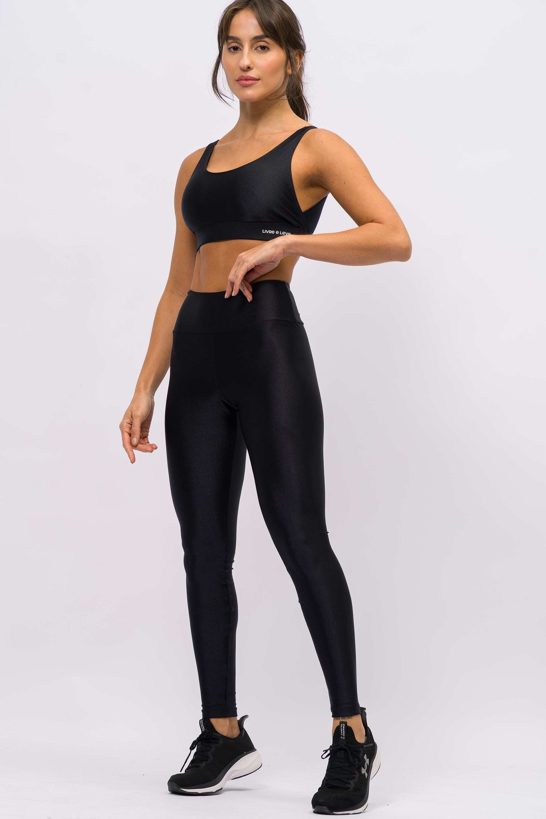 Conjunto Top Transpassado e Legging Báscia Track Preta