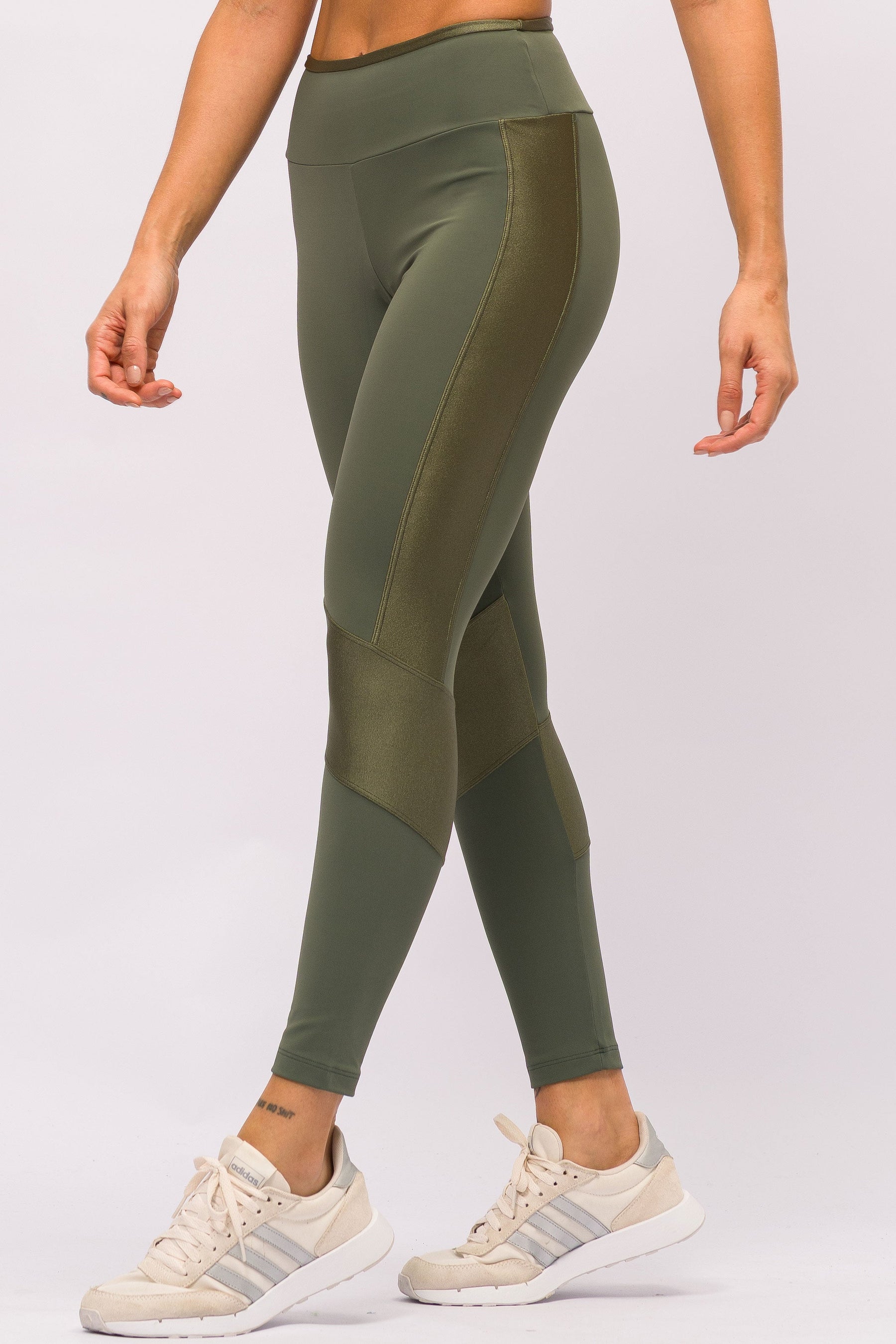 Conjunto Legging com Recorte Brilhante Verde