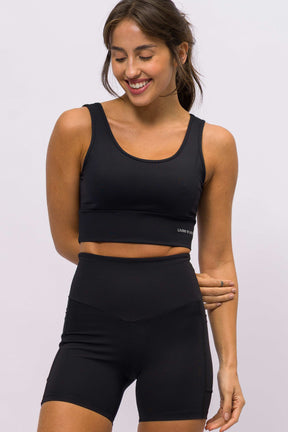 Conjunto Top Regata e Bermuda Modeladora com Bolso Lateral Preta