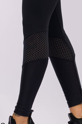 Top Nadador com Costas e Legging com Recorte em Tela Preto
