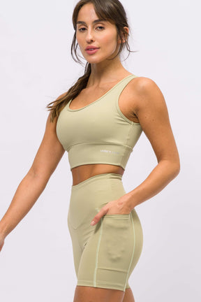 Conjunto Top Modelador Regata e Bermuda Modeladora com Bolso Lateral Verde